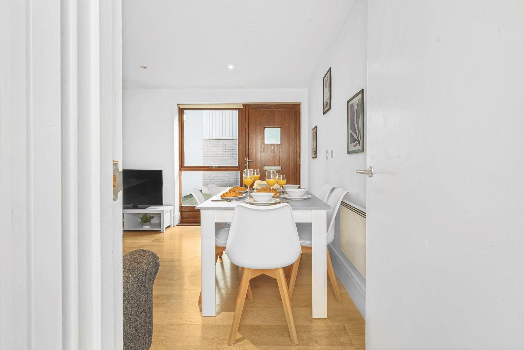 King'S Cross - 2Br With Terrace - Cityapartmentstay 런던 외부 사진