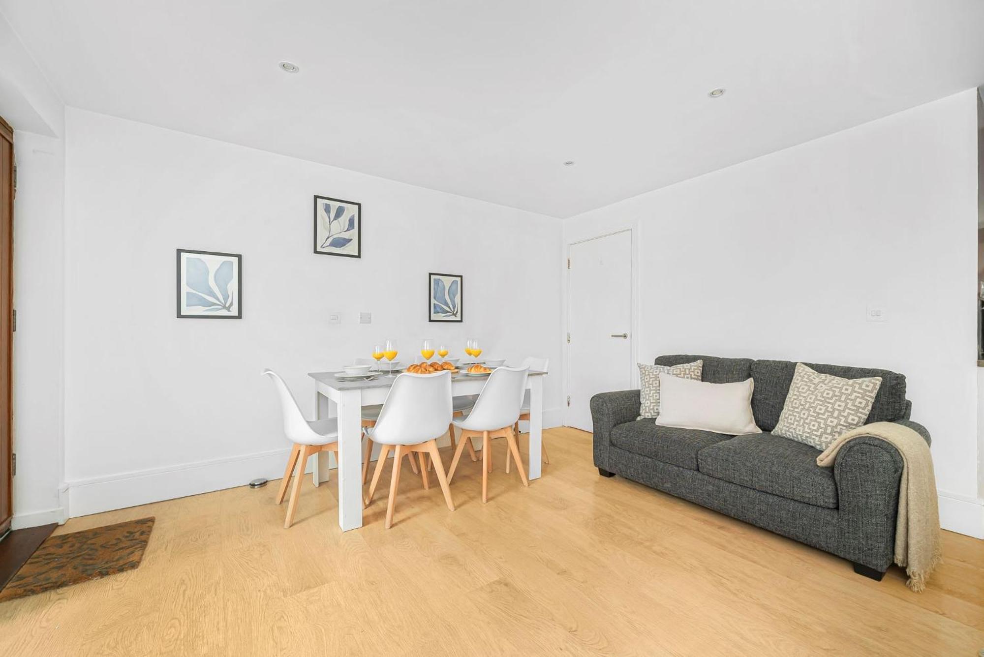 King'S Cross - 2Br With Terrace - Cityapartmentstay 런던 외부 사진