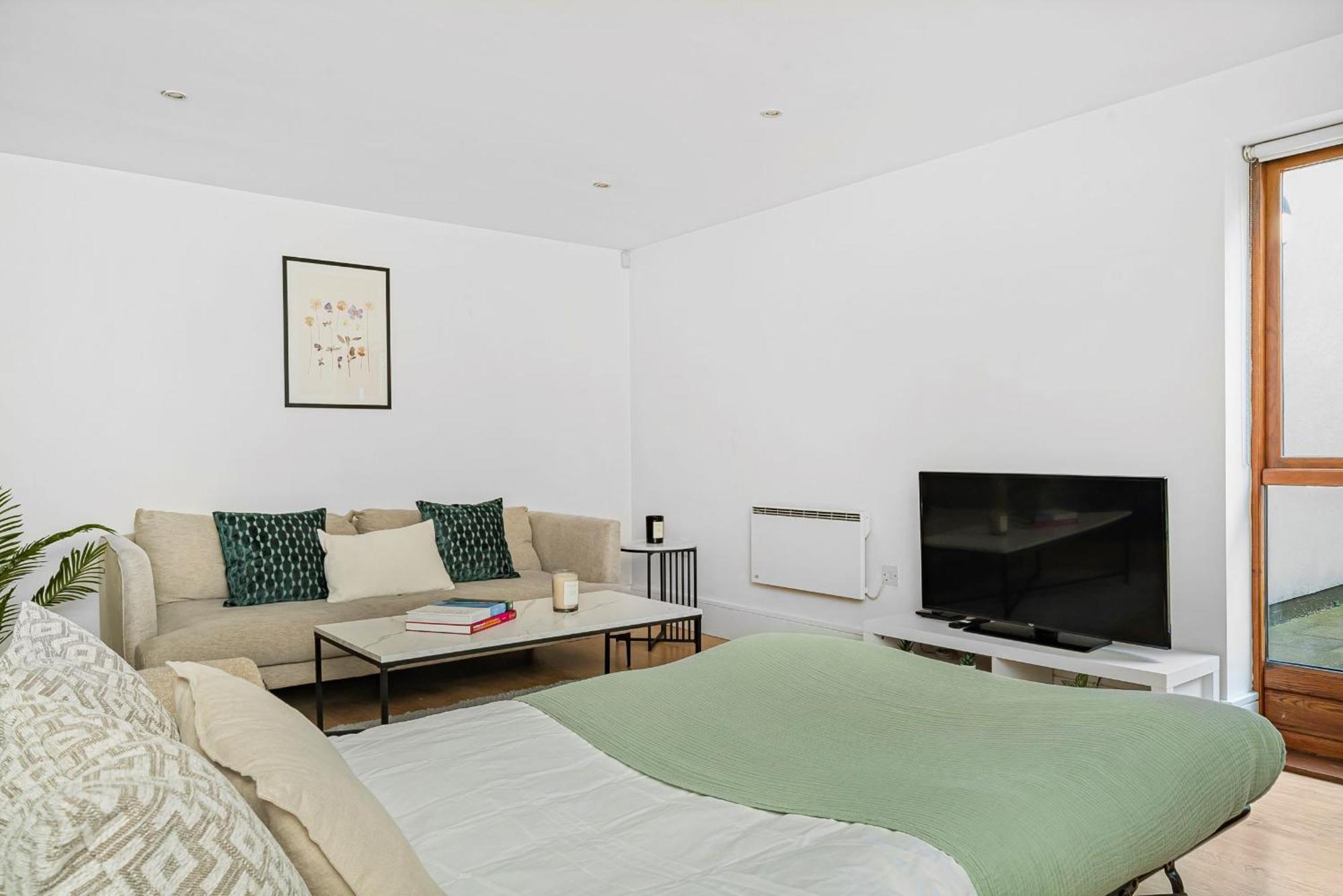 King'S Cross - 2Br With Terrace - Cityapartmentstay 런던 외부 사진
