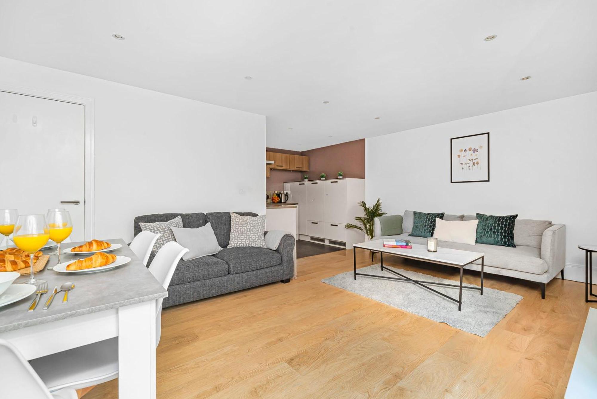 King'S Cross - 2Br With Terrace - Cityapartmentstay 런던 외부 사진